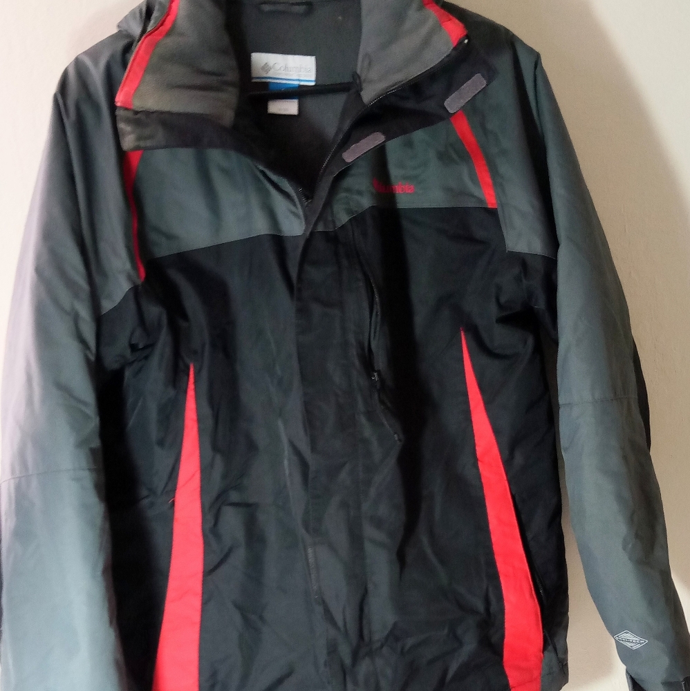 Mens Columbia Omni tech waterproof jacket with detachable hood. Size 18 20.